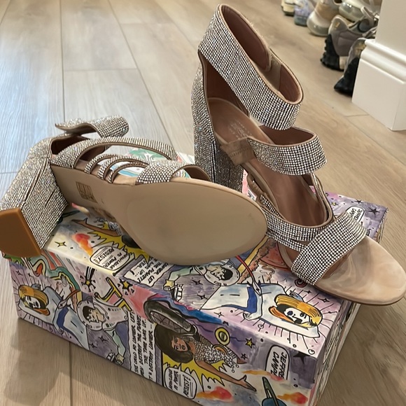 🌺NWT Jeffrey Campbell nude suede Rhinestone shoes - Picture 3 of 3